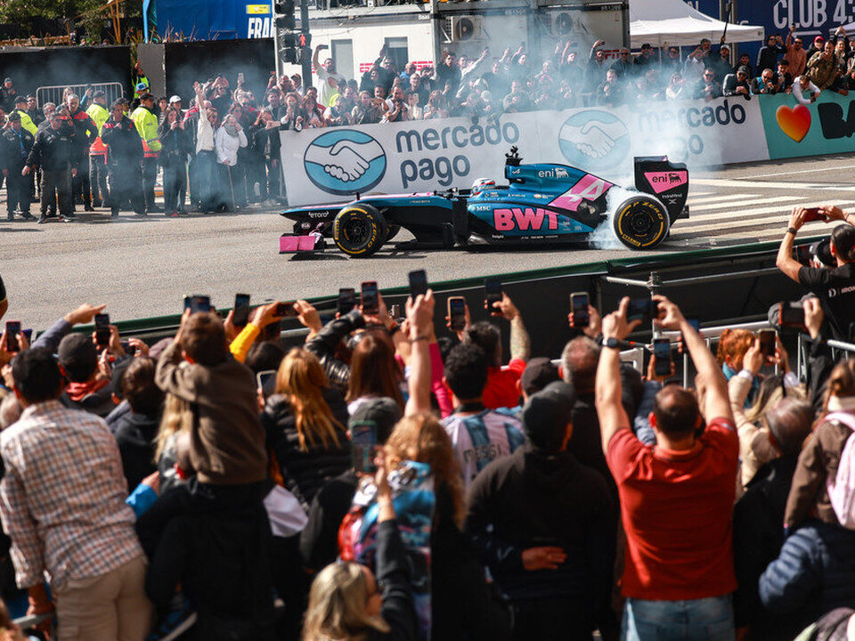 Franco Colapinto congrega a 600 mil fanáticos en un evento histórico en Palermo