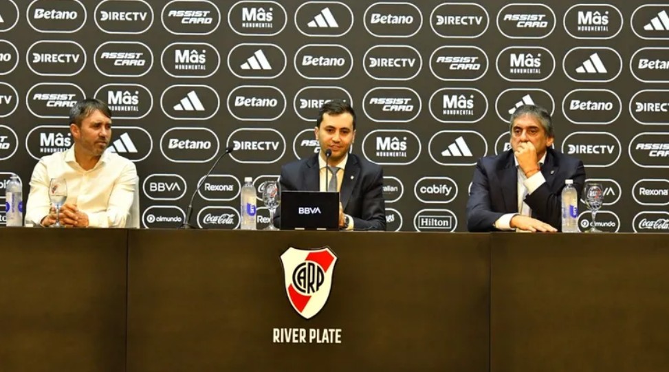 River presentó al Chacho Coudet como su nuevo DT: "Me gusta el lío, por eso estamos acá